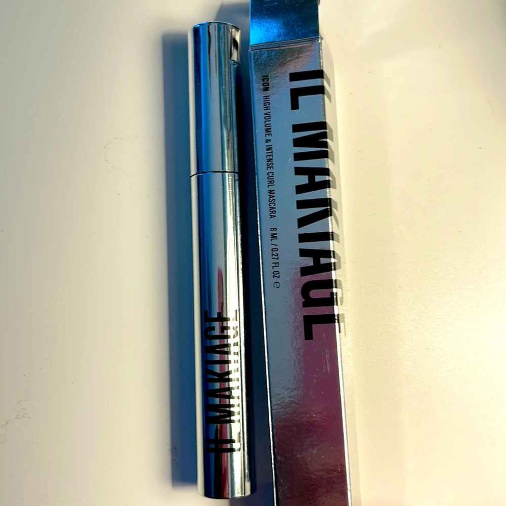 Curl intensify black mascara